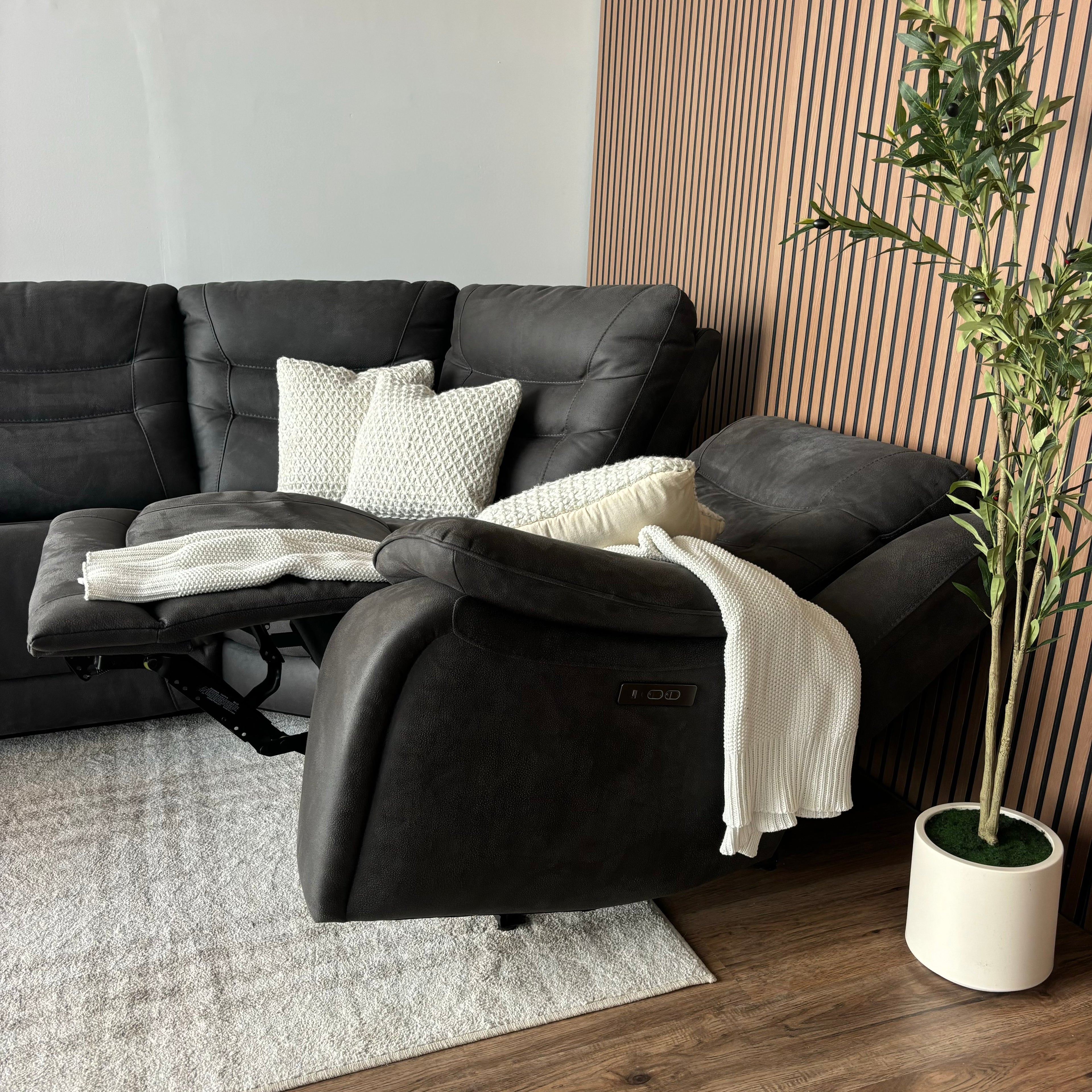 Kelsee 5-Piece Power Reclining Modular Sectional