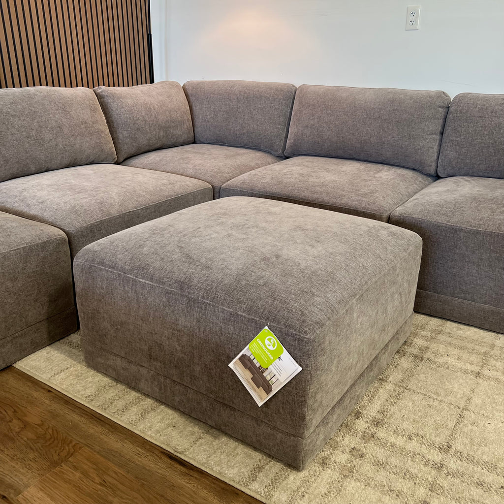 New Thomasville Fallon Modular 6pc Sectional Couch
