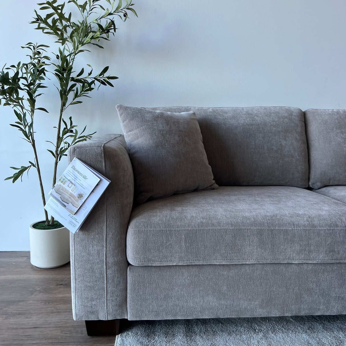 New Thomasville Walsen Sectional with Storage Ottoman