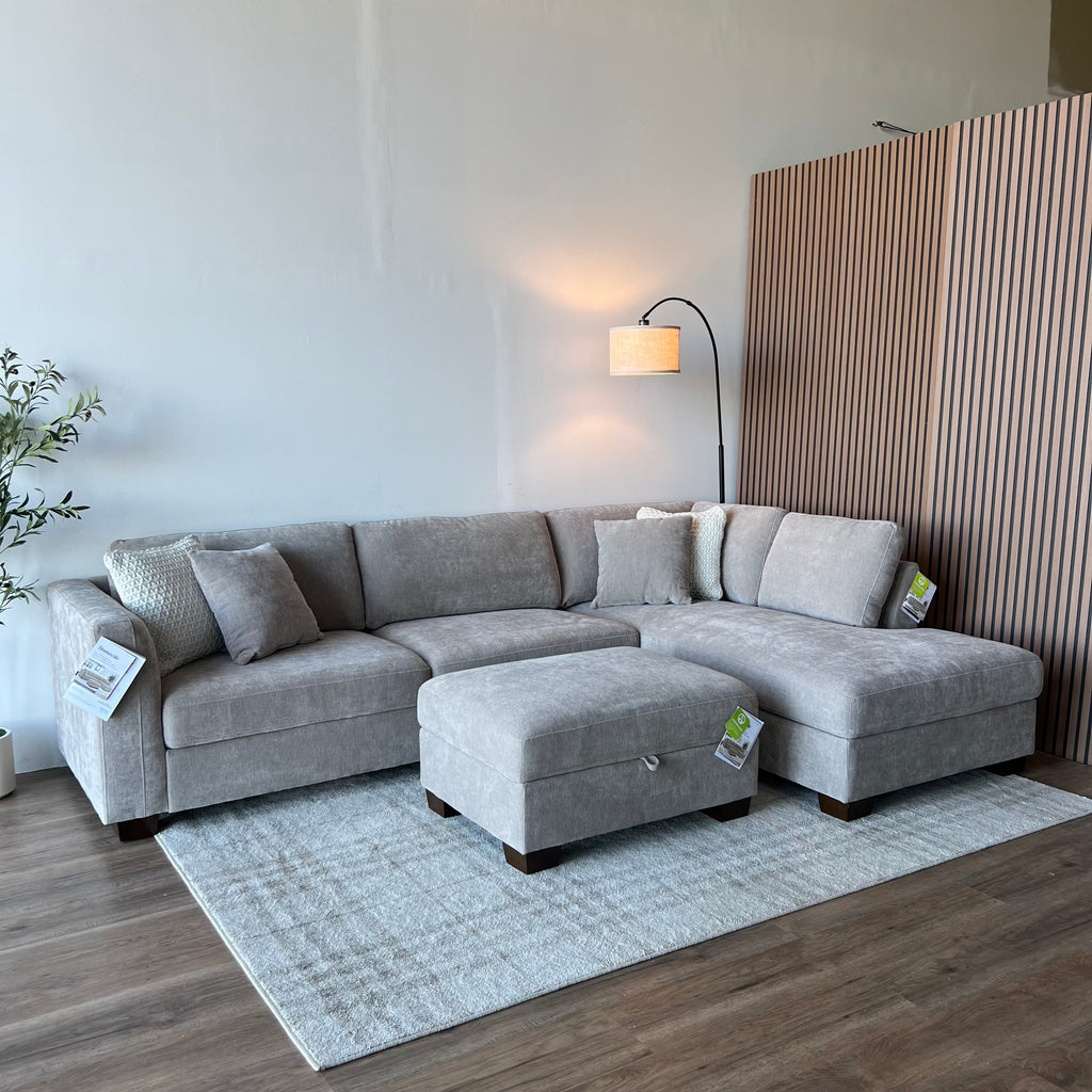 New Thomasville Walsen Sectional with Storage Ottoman