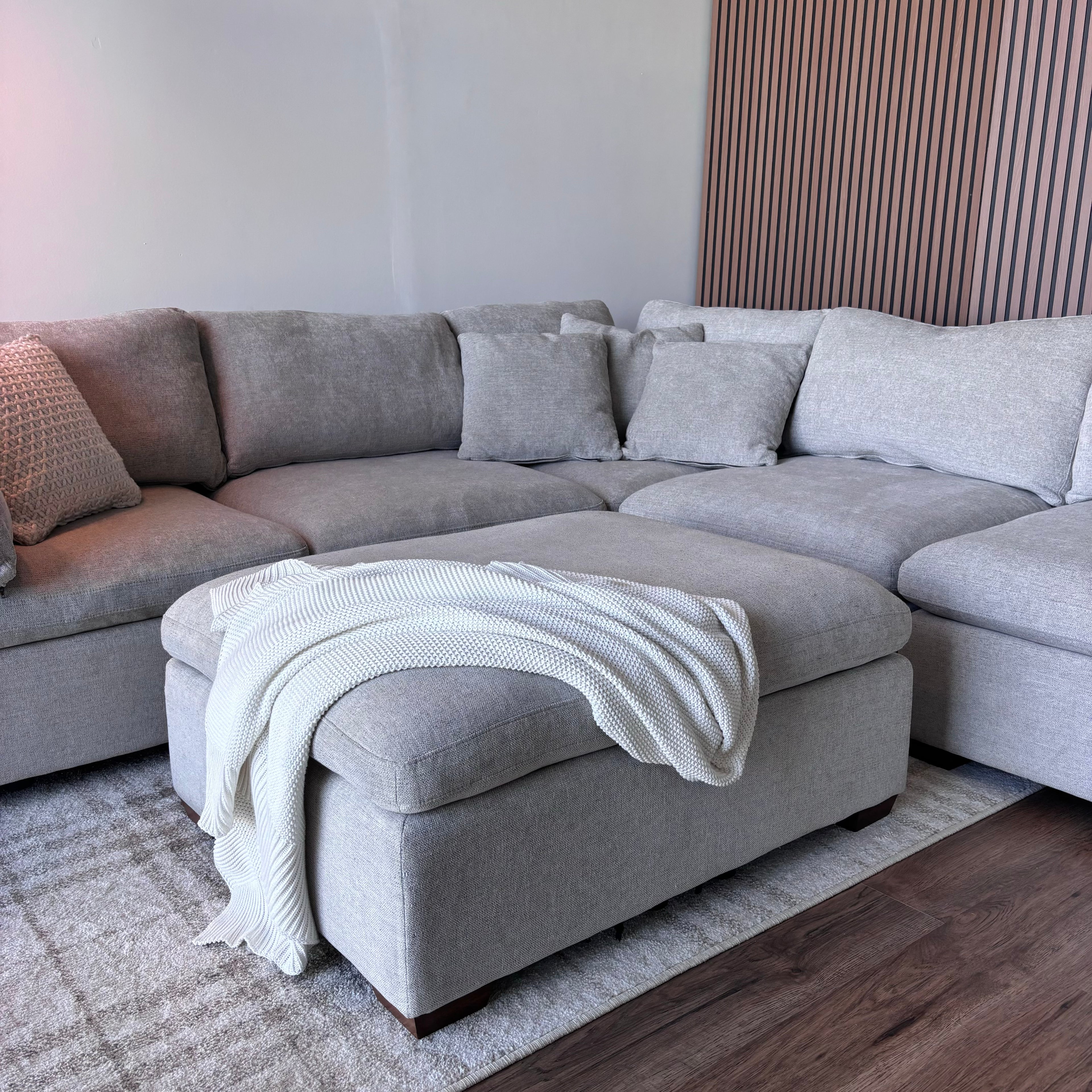 Thomasville Lowell 6-Piece Modular Sectional — Like New