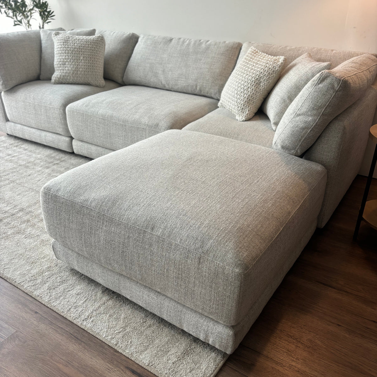 Aiden & Ivy Dayna 4-Piece Modular Sectional