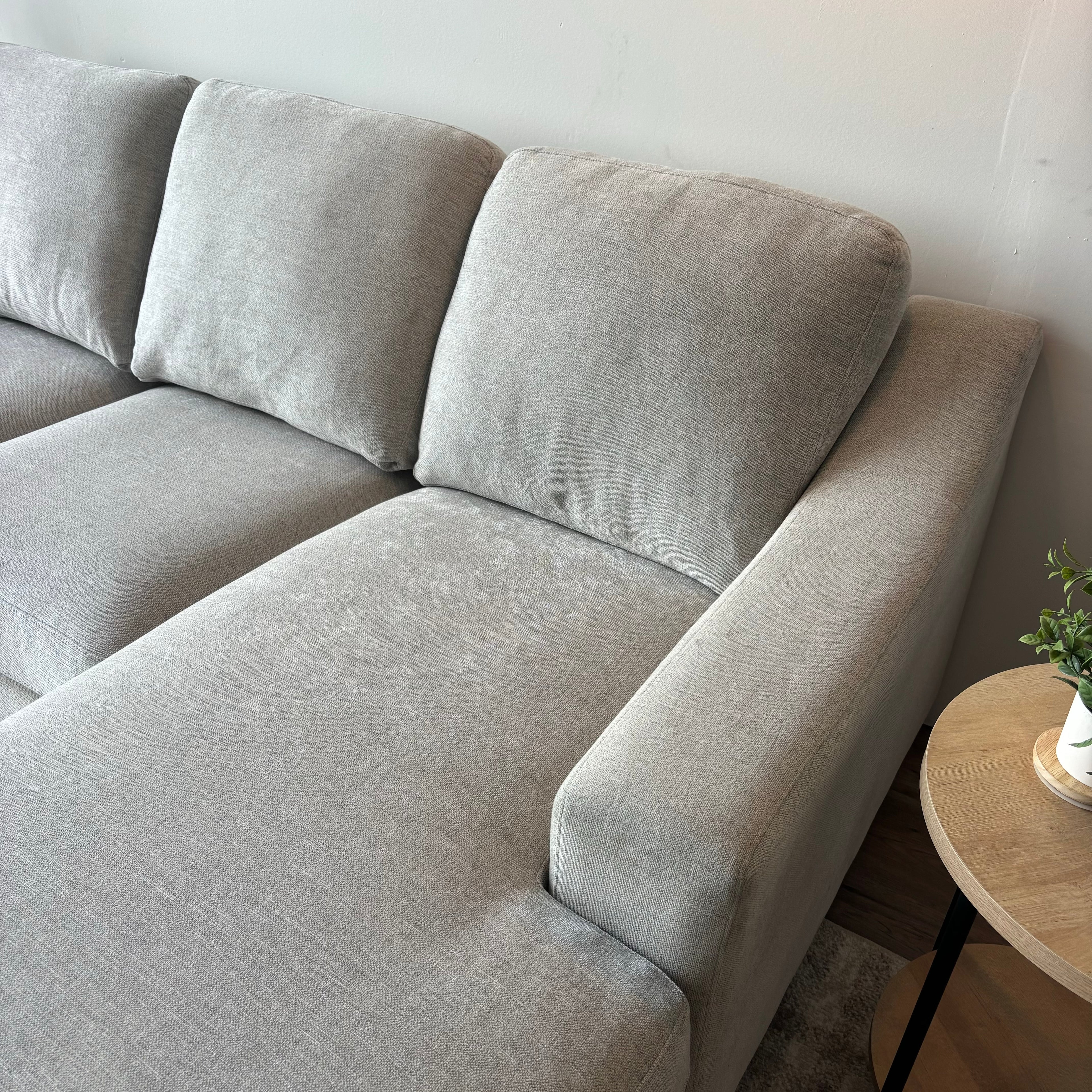 Thomasville Dillard Reversible Chaise Sofa