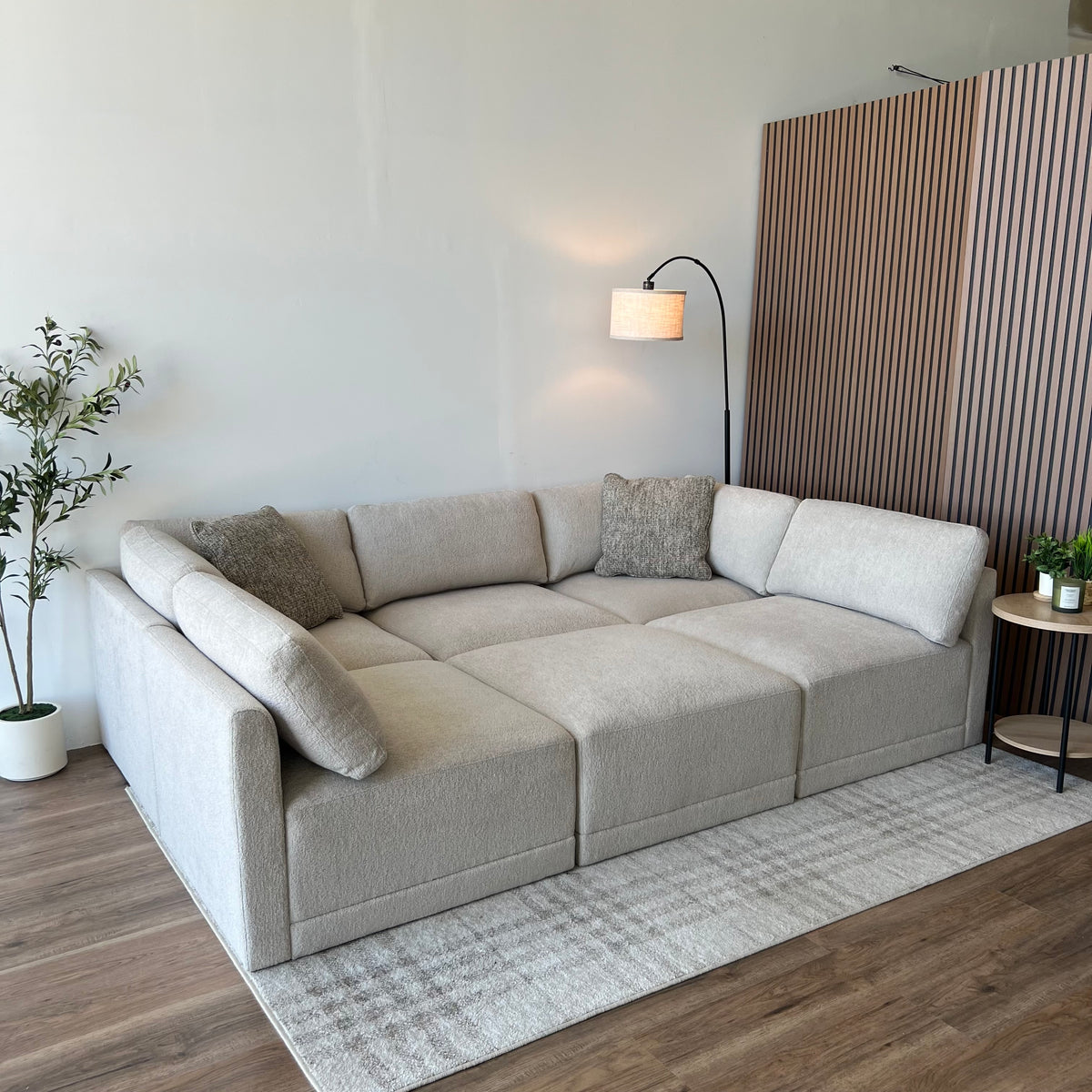 Thomasville Fallon 6-Piece Modular Sectional Couch