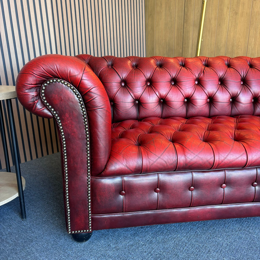 Vintage Tufted Leather Chesterfield Sofa in Burgundy