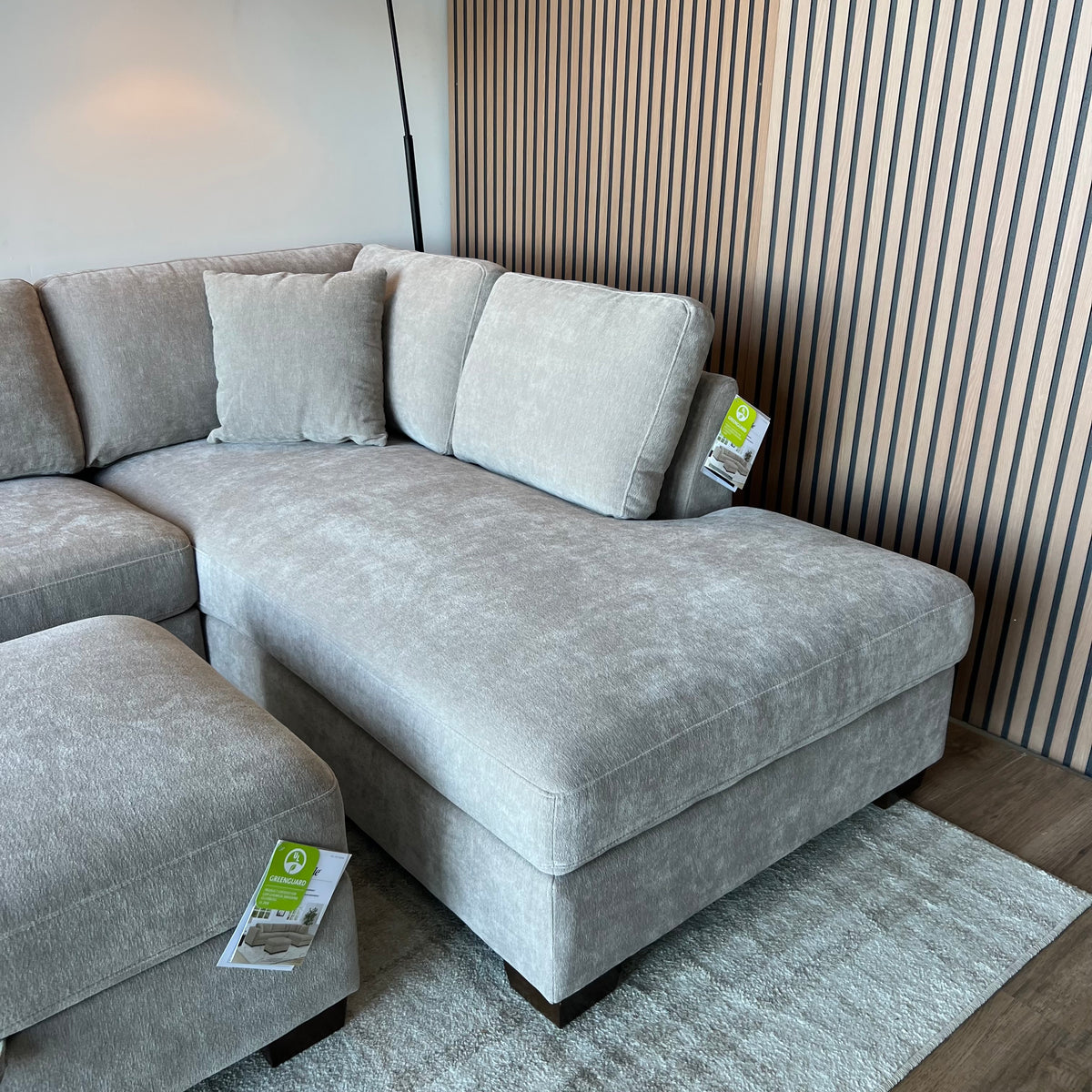 New Thomasville Walsen Sectional with Storage Ottoman