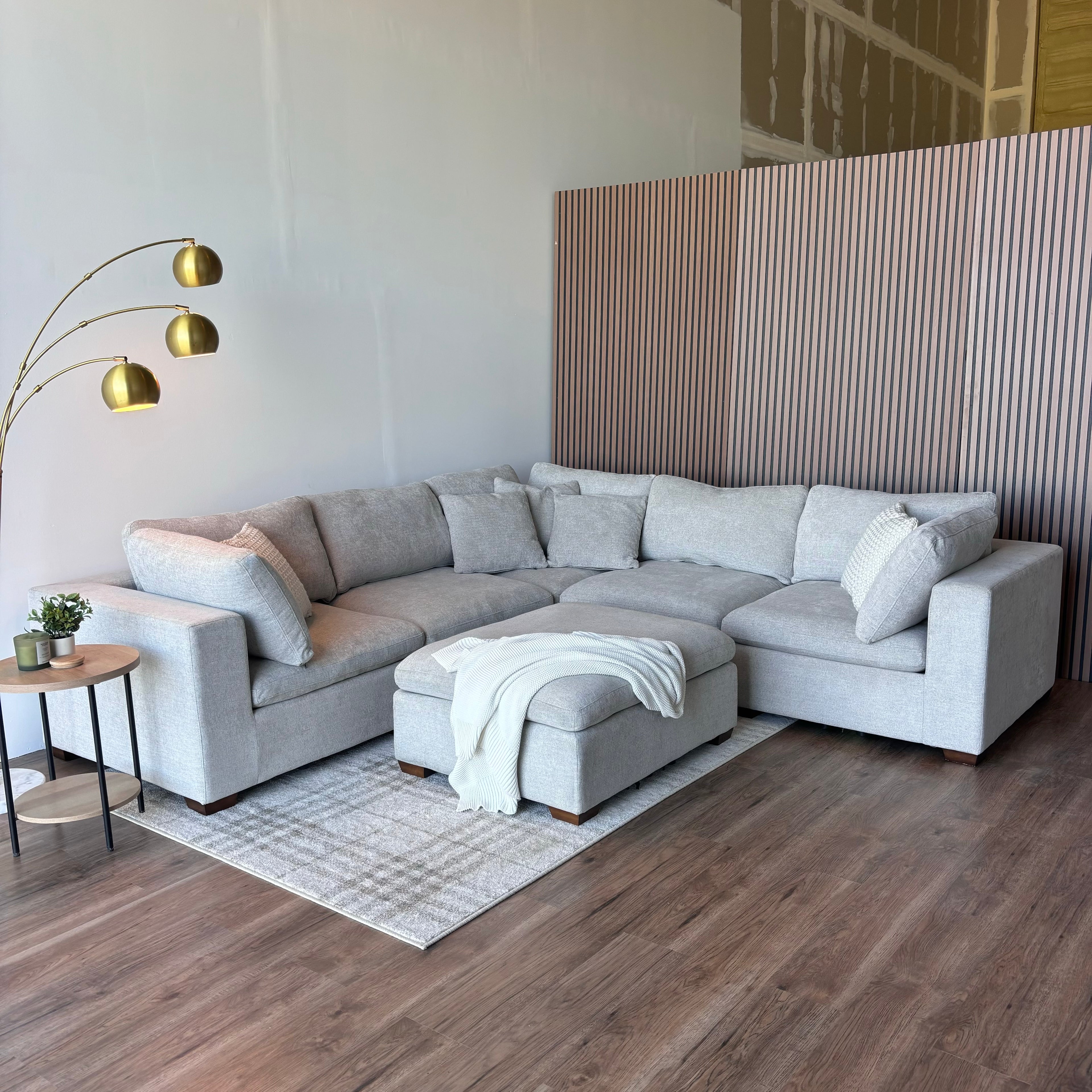 Thomasville Lowell 6-Piece Modular Sectional — Like New