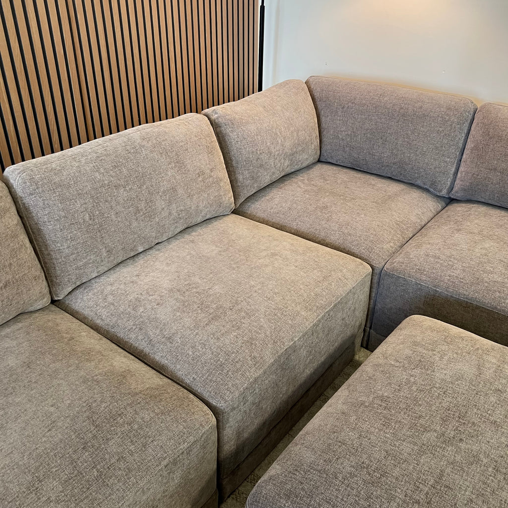 New Thomasville Fallon Modular 6pc Sectional Couch
