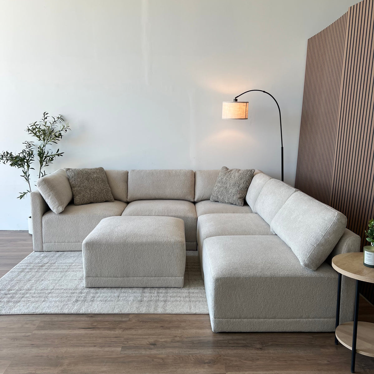 Thomasville Fallon 6-Piece Modular Sectional Couch