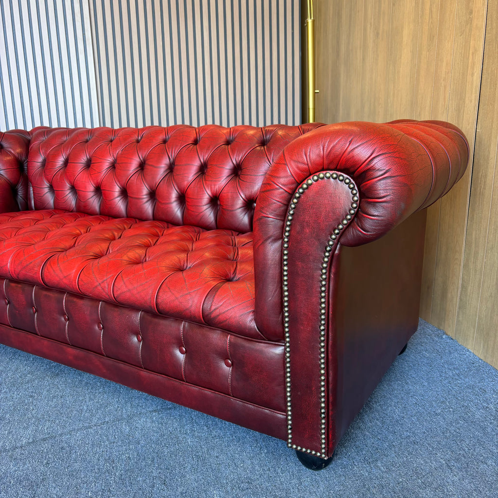 Vintage Tufted Leather Chesterfield Sofa in Burgundy