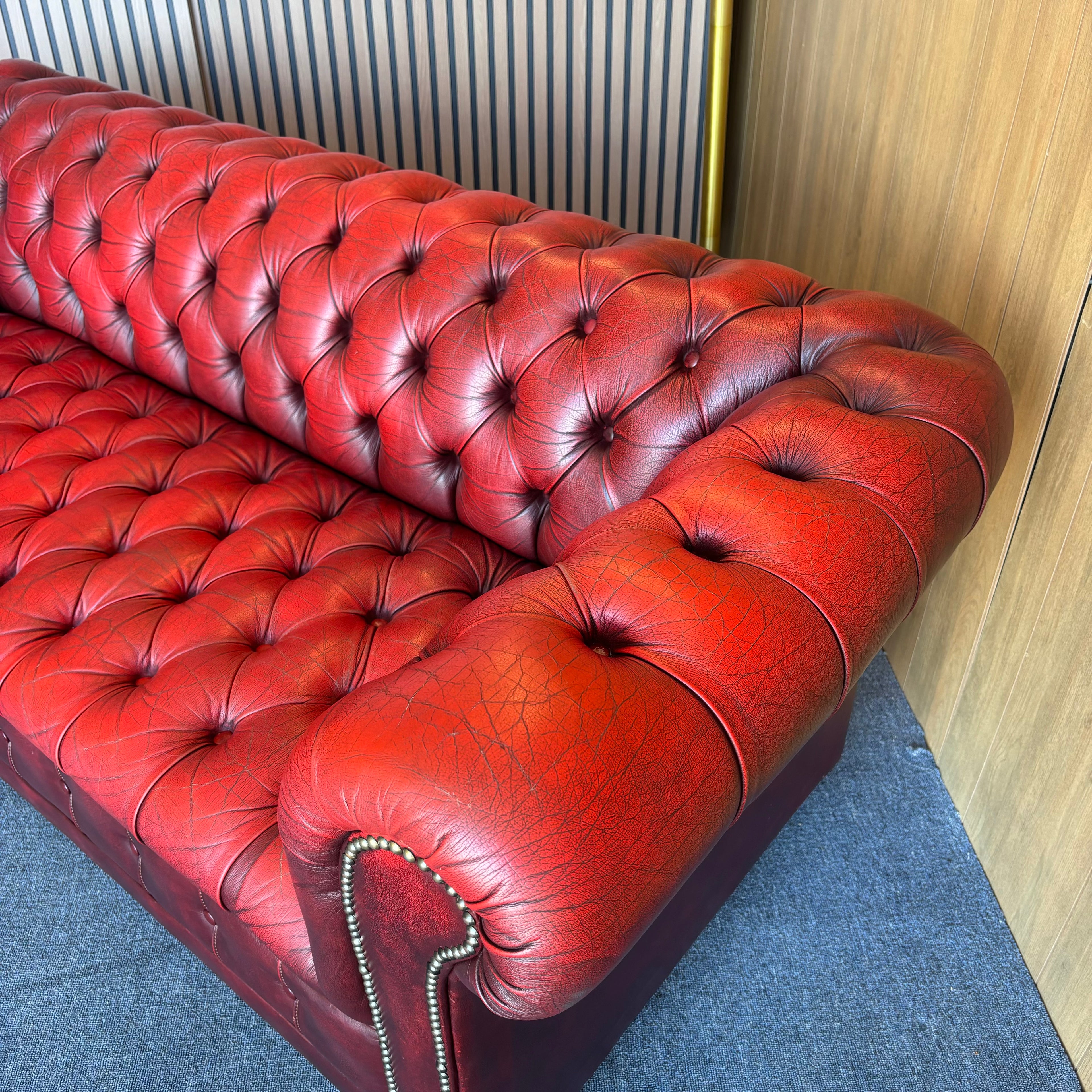 Vintage Tufted Leather Chesterfield Sofa in Burgundy