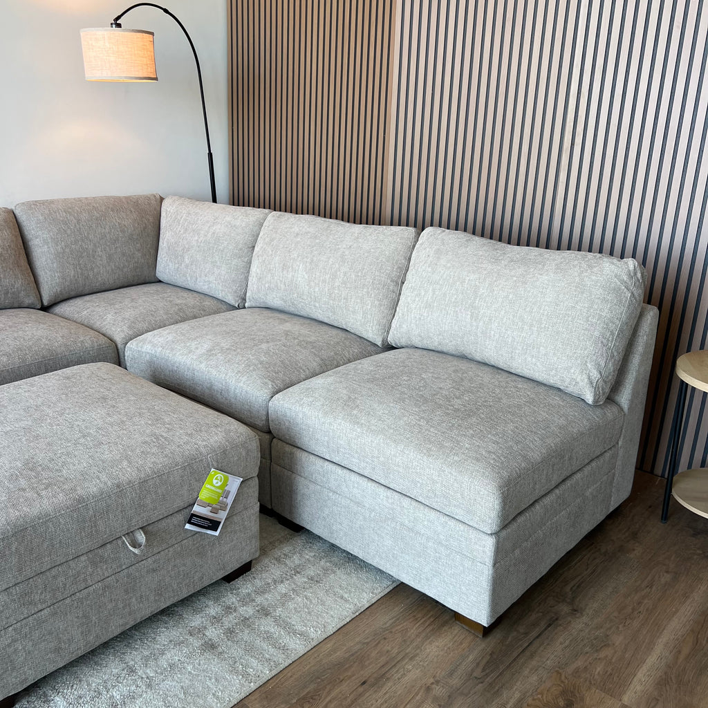 New Thomasville Tinsdale 6-Piece Modular Sectional Couch