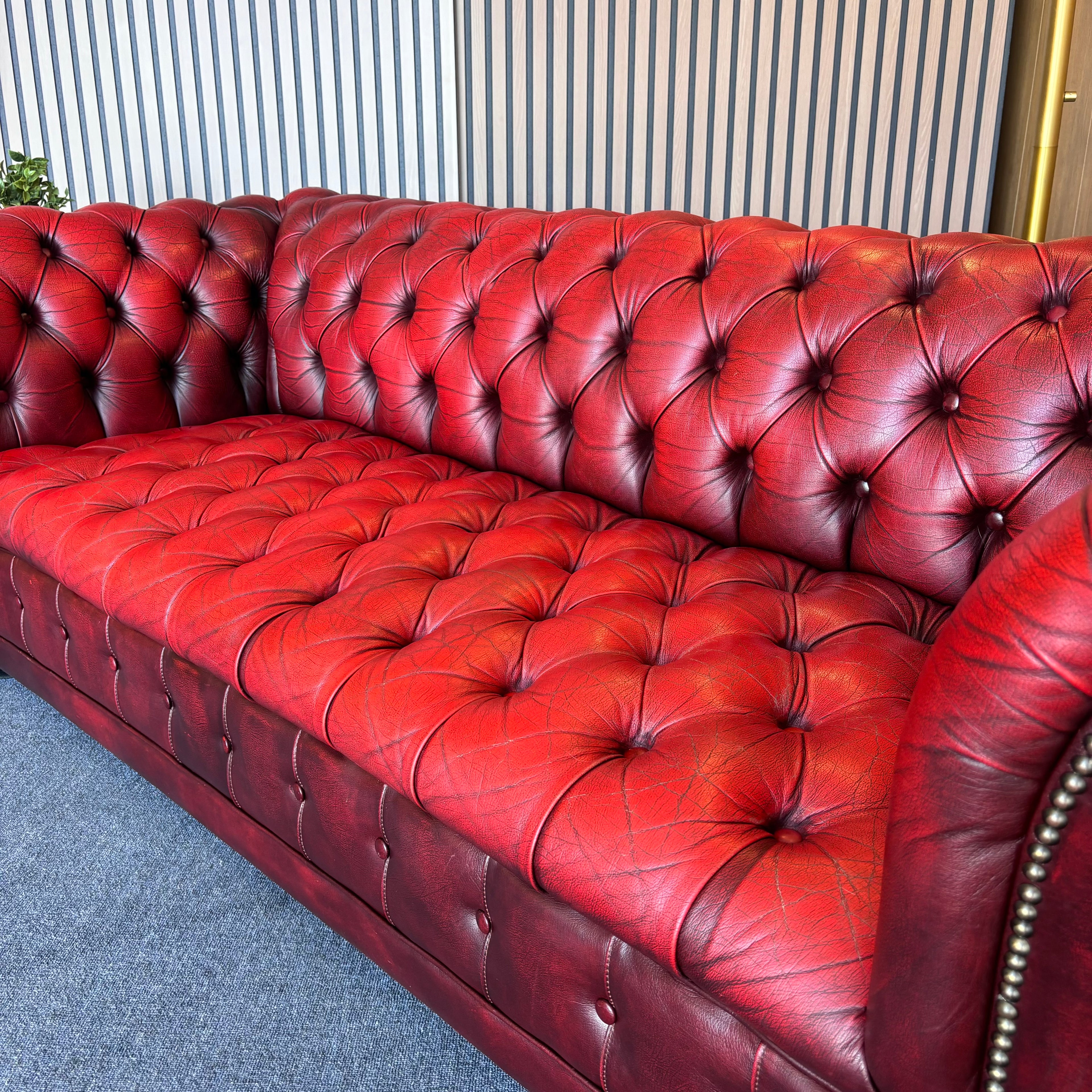 Vintage Tufted Leather Chesterfield Sofa in Burgundy