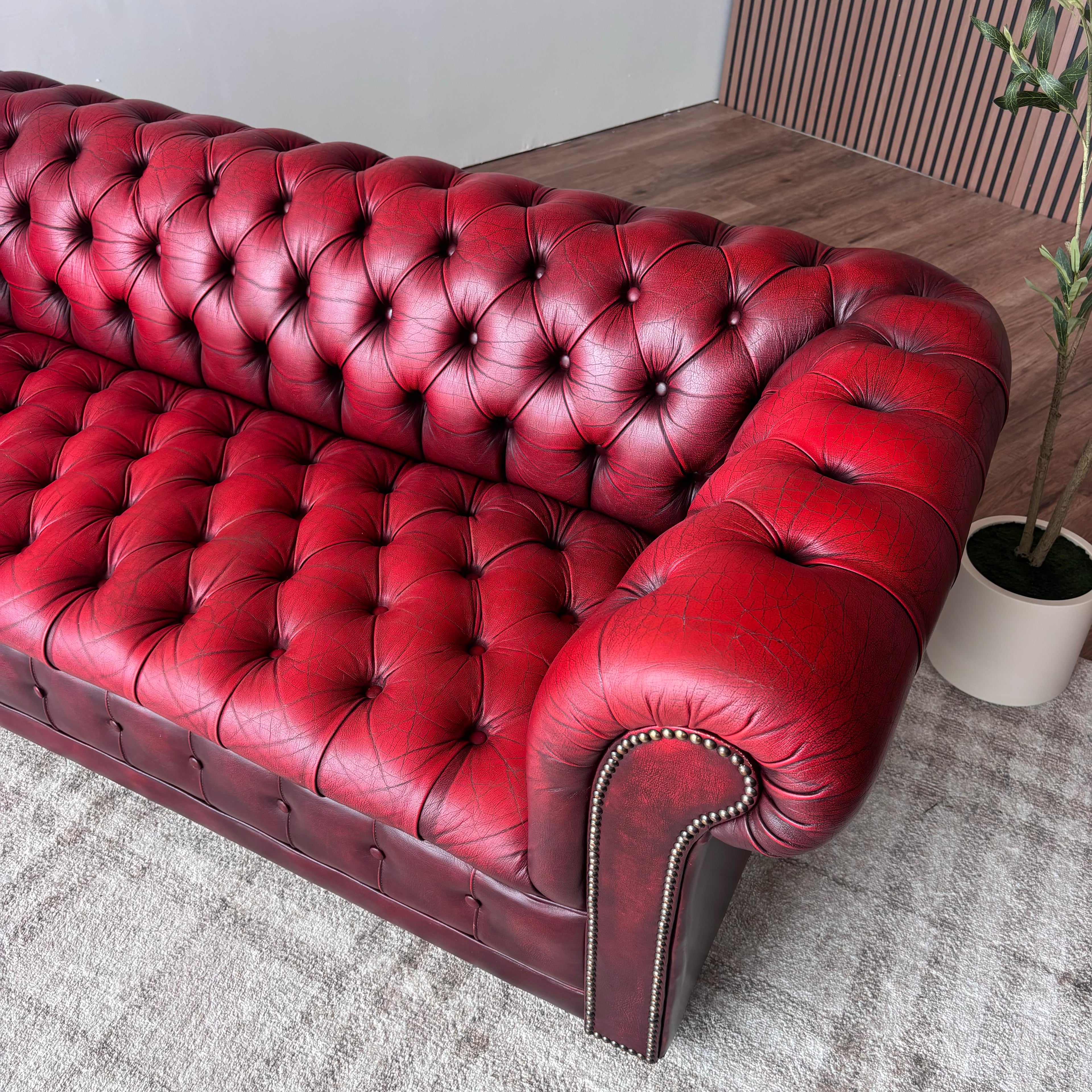 Vintage Tufted Leather Chesterfield Sofa in Burgundy