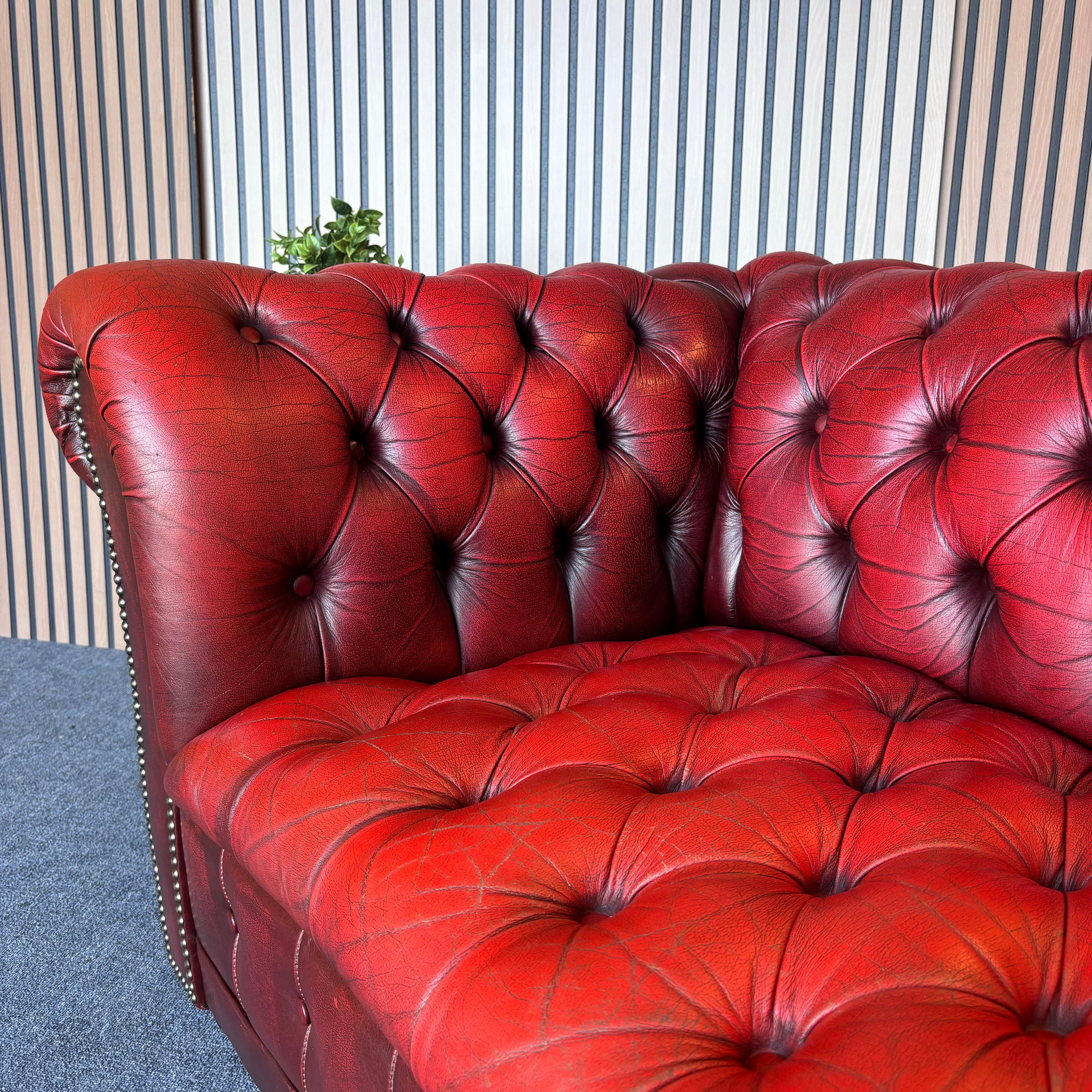 Vintage Tufted Leather Chesterfield Sofa in Burgundy