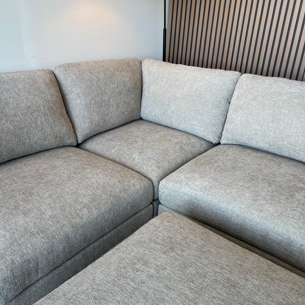 New Thomasville Tinsdale 6-Piece Modular Sectional Couch