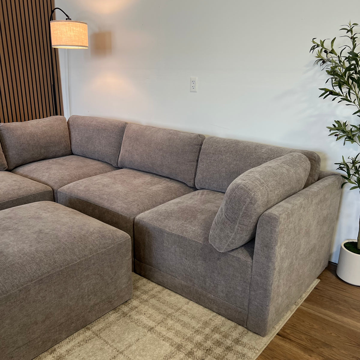 New Thomasville Fallon Modular 6pc Sectional Couch