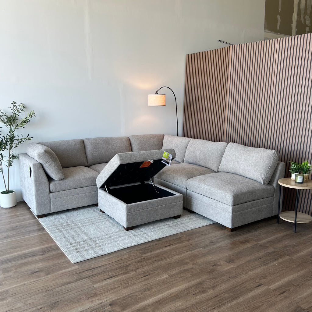 New Thomasville Tinsdale 6-Piece Modular Sectional Couch