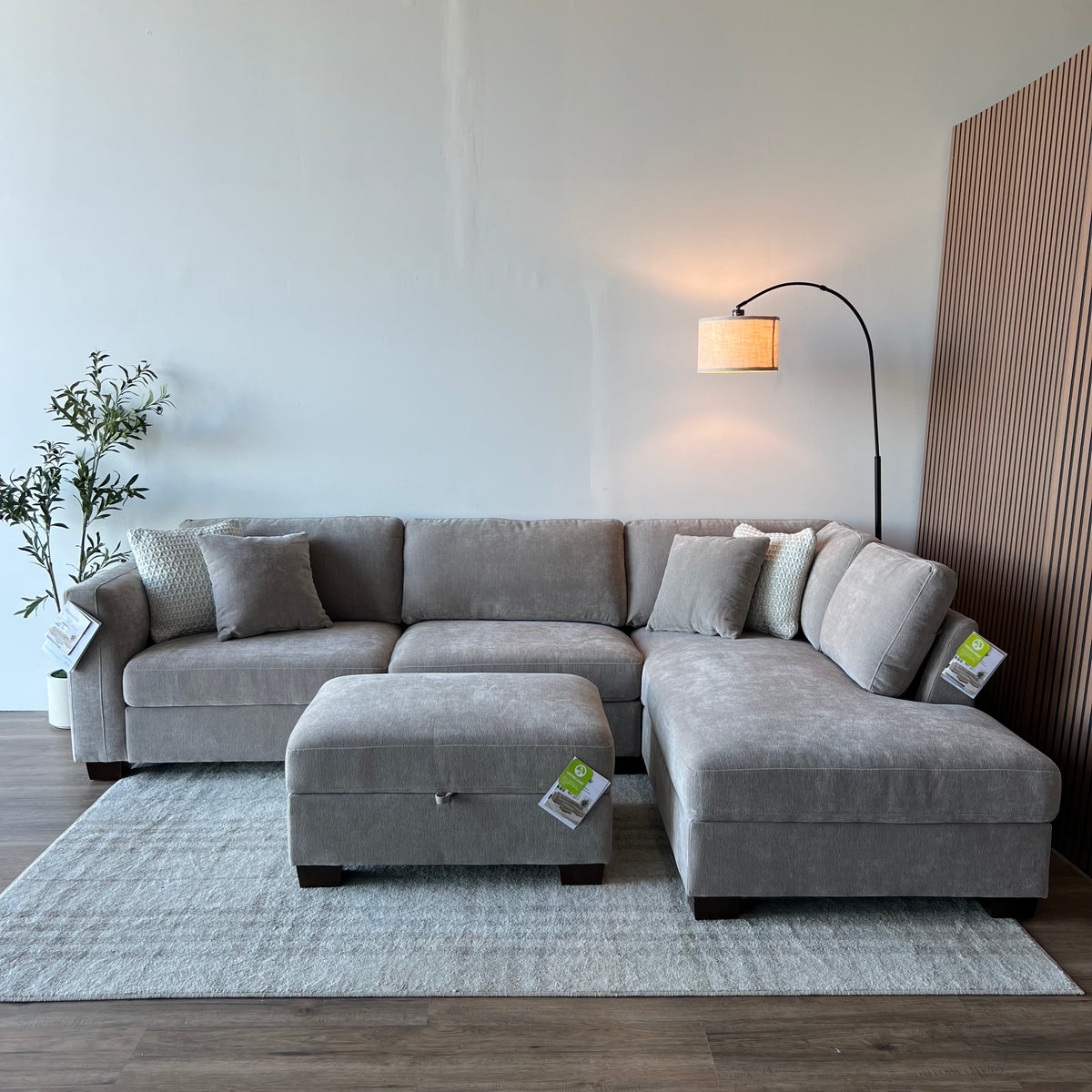 New Thomasville Walsen Sectional with Storage Ottoman