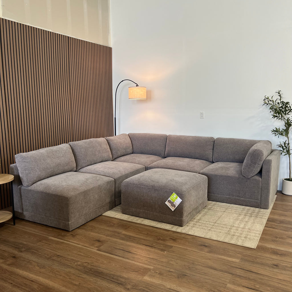 New Thomasville Fallon Modular 6pc Sectional Couch
