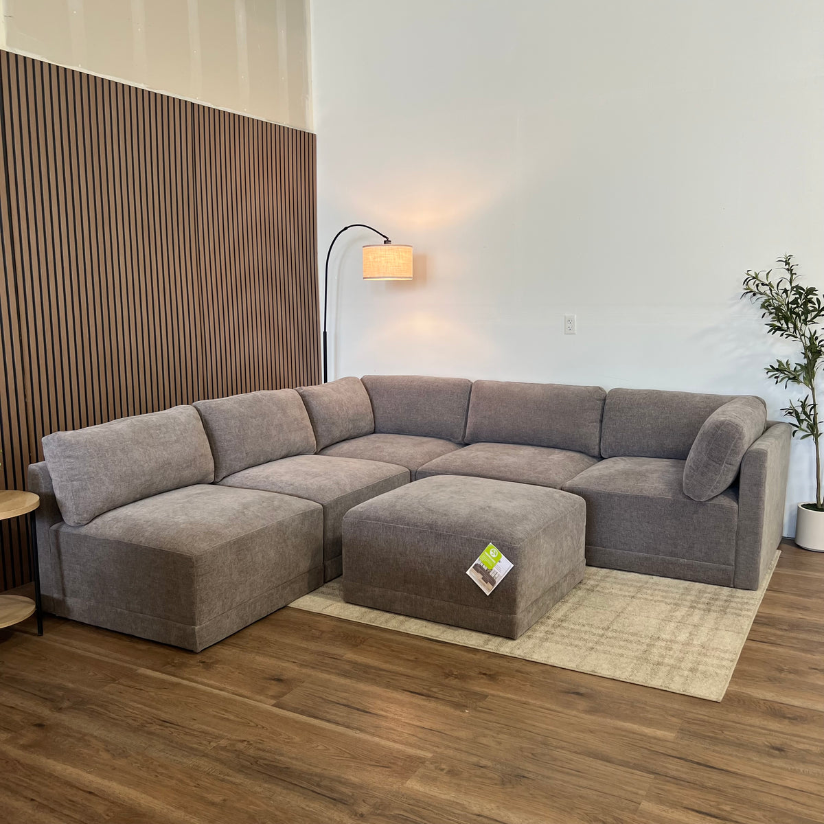 New Thomasville Fallon Modular 6pc Sectional Couch